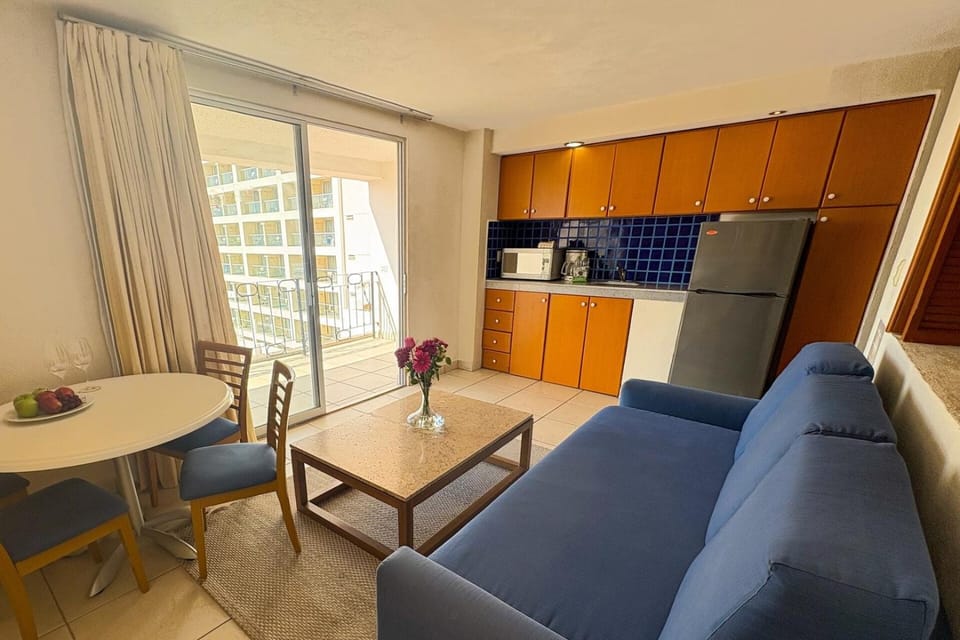 Elegant with bars & beach access! House in Puerto Vallarta
