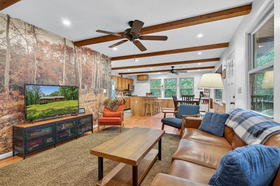 Communal lounge/ TV room, TV and multimedia, Living room, Seating area