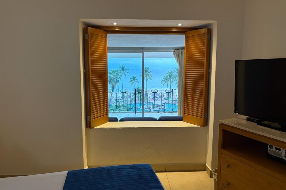 Oceanfront: Views & Amenities! House in Puerto Vallarta