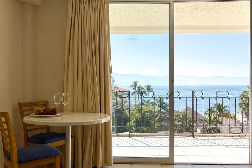 Ocean view & direct beach access! House in Puerto Vallarta