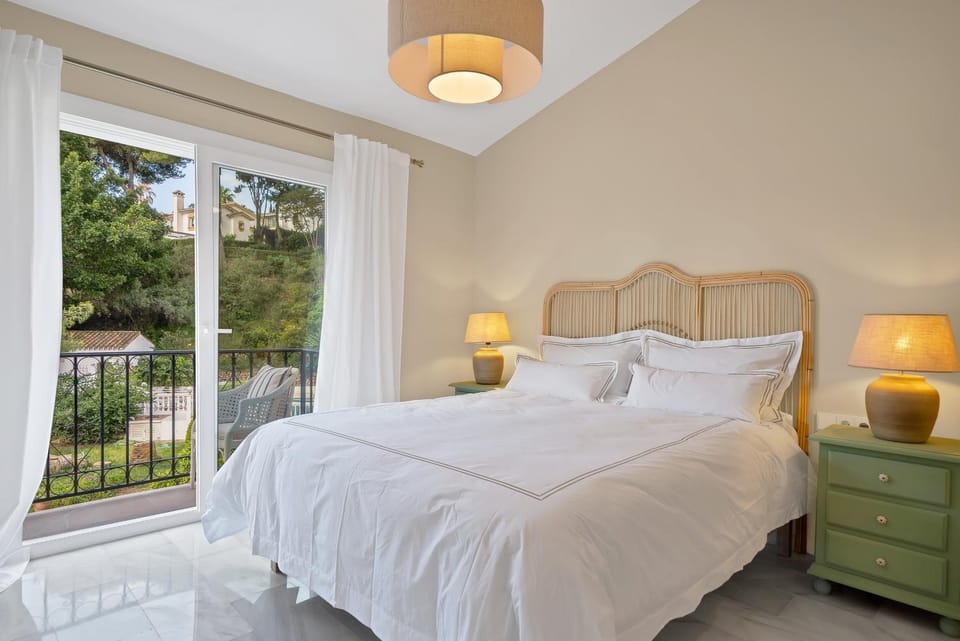 Townhouse in Heart of Calahonda House in Sitio de Calahonda