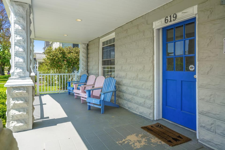 The Great Escape - renovated in-town charm! House in Cape Charles