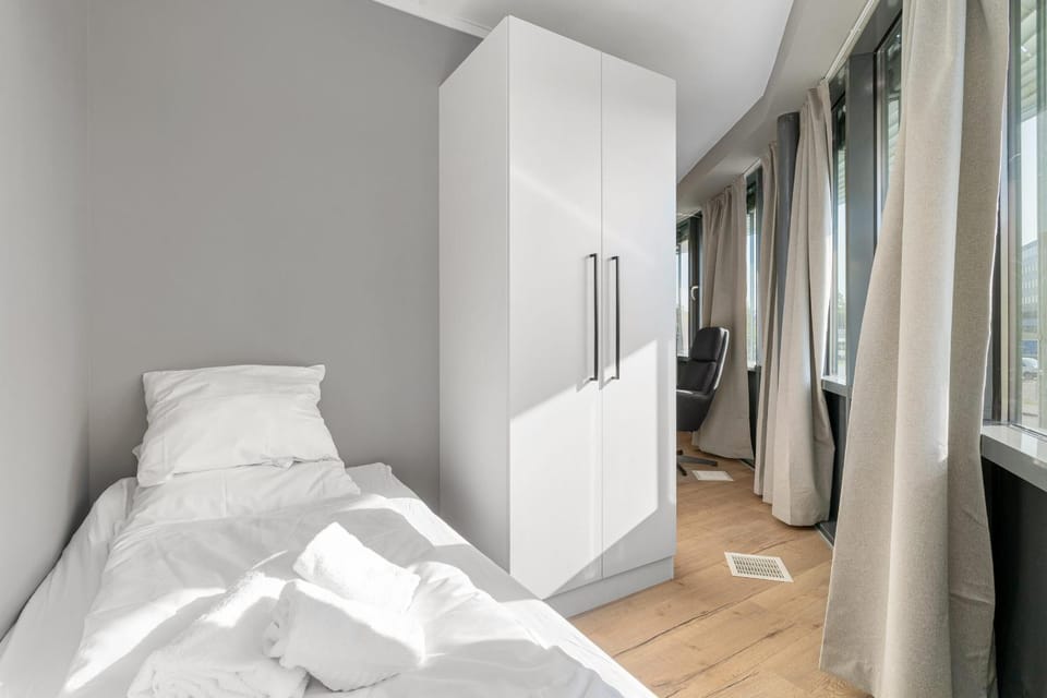 Bedroom, wardrobe