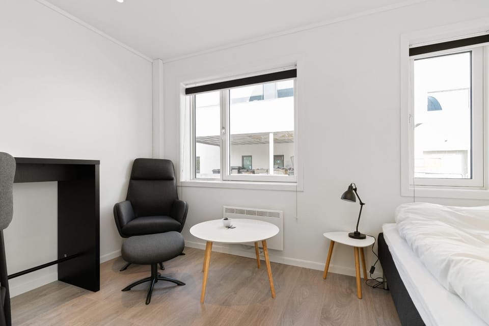 Seating area, Bedroom