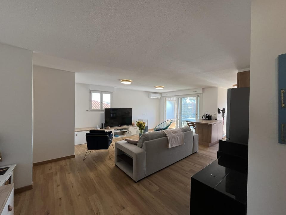 Communal lounge/ TV room, Living room