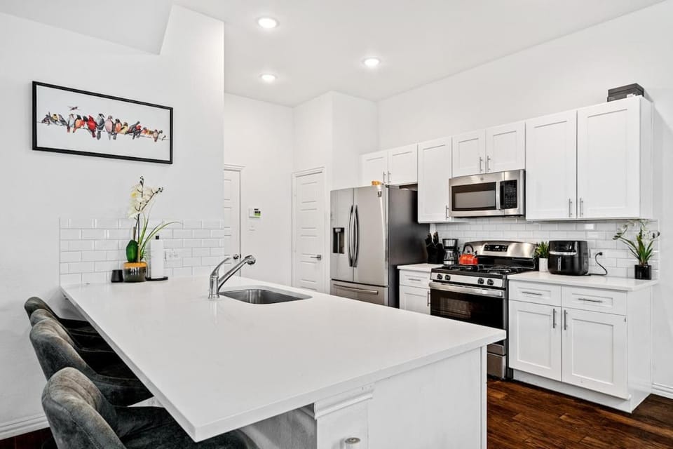 Luxé Living KASA Villa in Irving