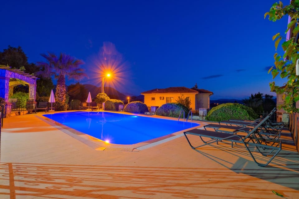 Night, Pool view, Swimming pool, sunbed