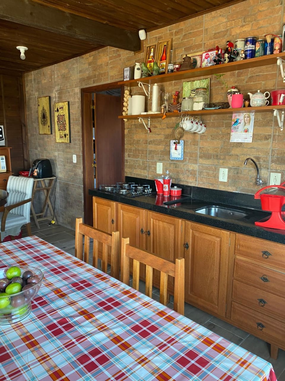 Kitchen or kitchenette, Food and drinks, Dining area, Food