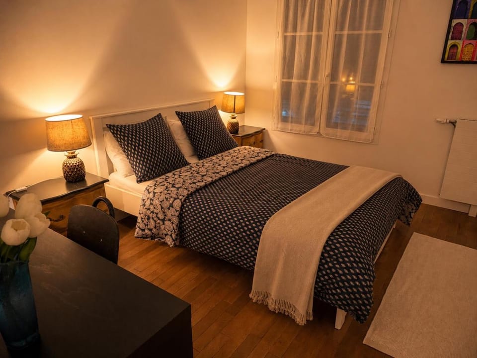Bed, Photo of the whole room, Bedroom