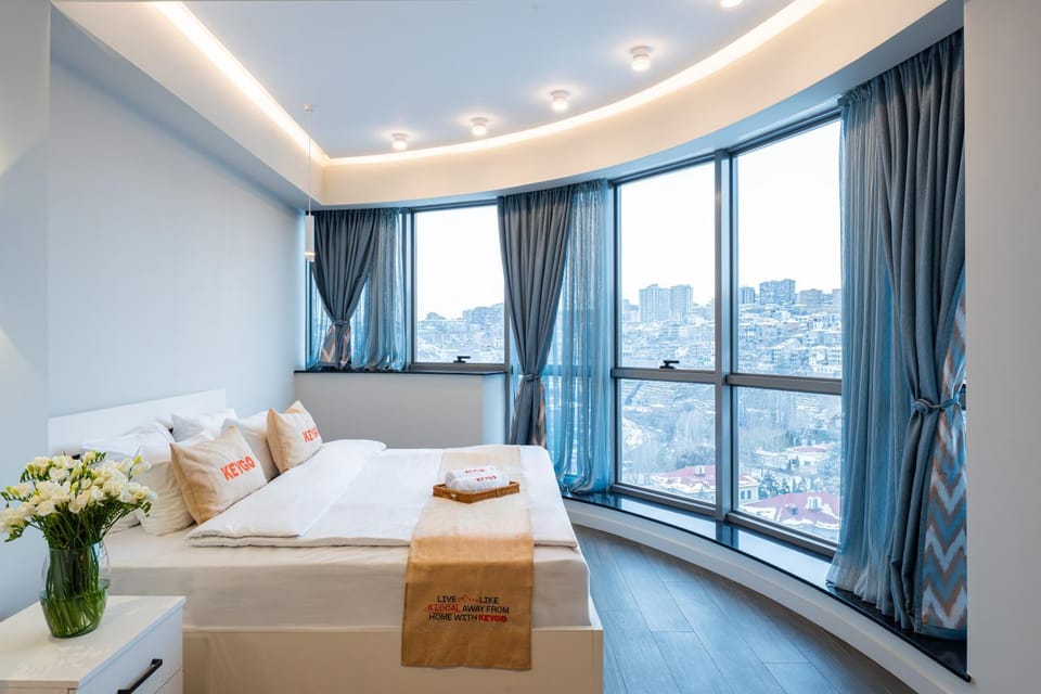 Bed, Living room, Photo of the whole room, Seating area, Bedroom, towels