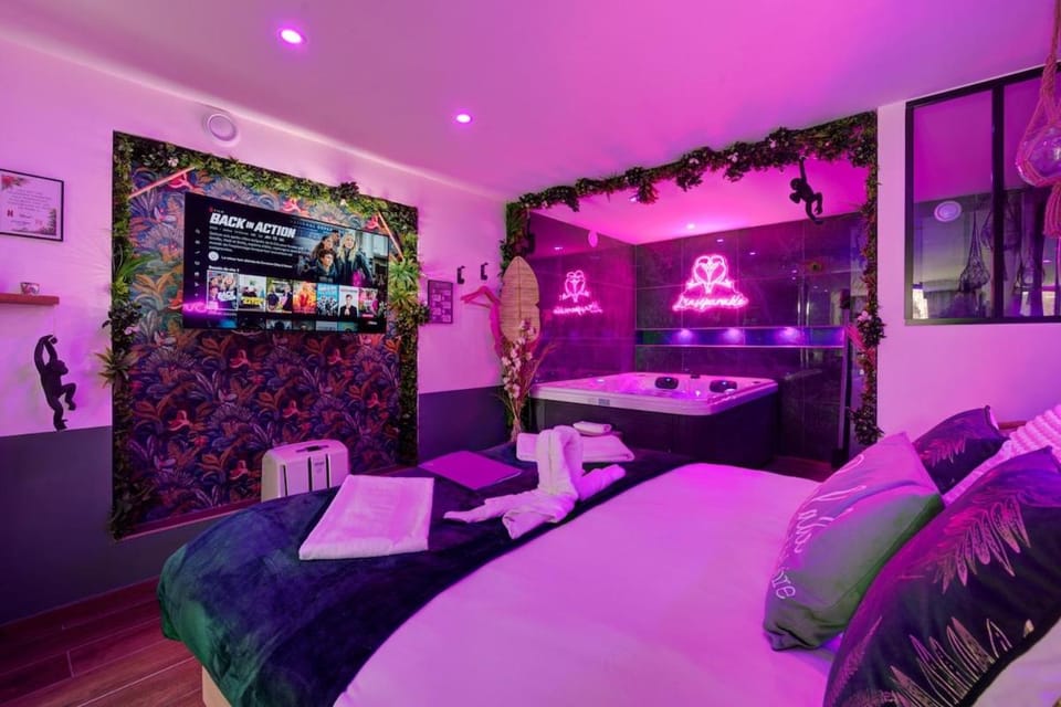 Bed, TV and multimedia