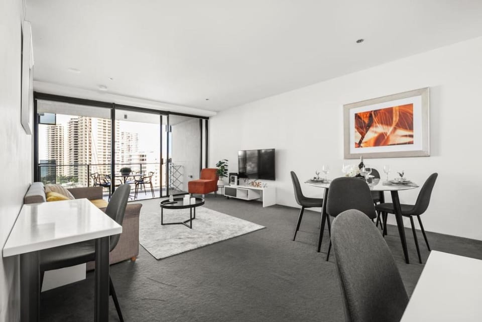 Affordable 4Guest Oceanview Apt Resort Amenities Apartment in Surfers Paradise