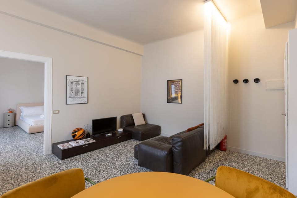 TV and multimedia, Living room, Seating area