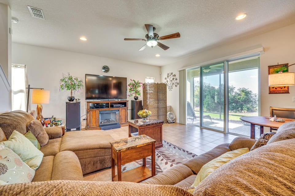 5 Mi to Dtwn Clermont: Family Home w/ Water Views! House in Clermont