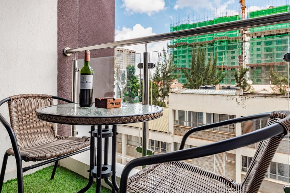 Property building, Patio, Day, View (from property/room), Balcony/Terrace, Seating area, Dining area
