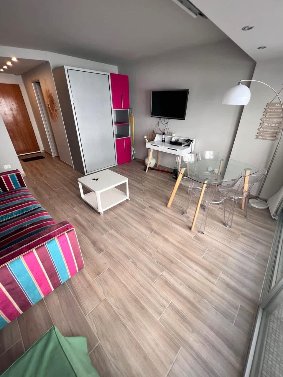 Living room, Photo of the whole room, Dining area, Bedroom