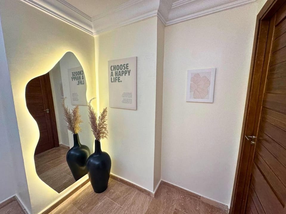 Exclusive Luxury Stay with Pool, Jacuzzi and Service Apartment in Marrakesh