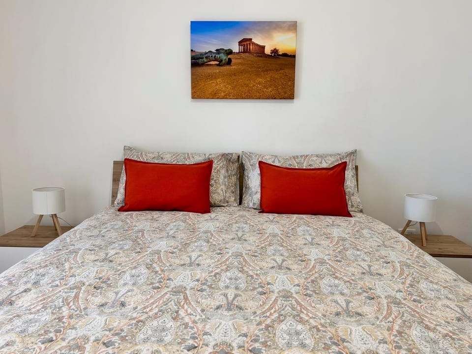 Bed, TV and multimedia, Photo of the whole room, Bedroom, air conditioner