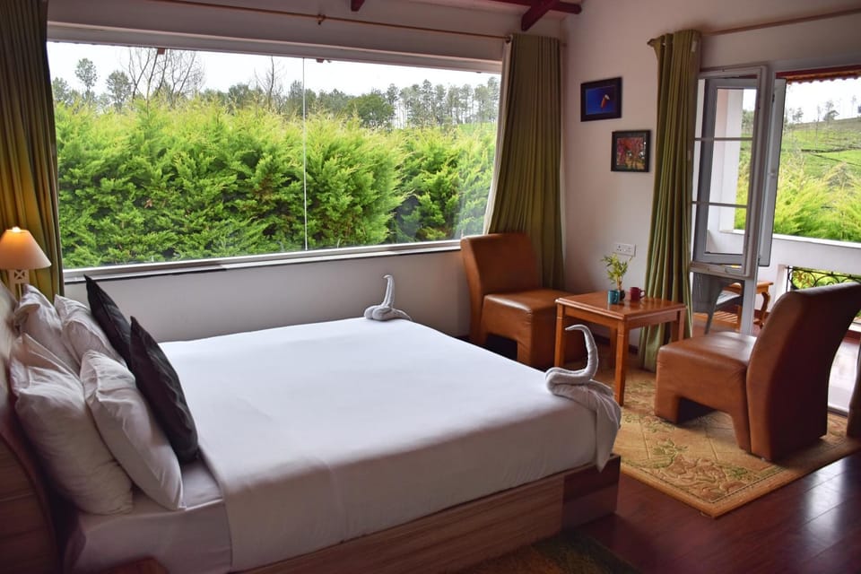 Bed, View (from property/room), Photo of the whole room, Bedroom, Garden view