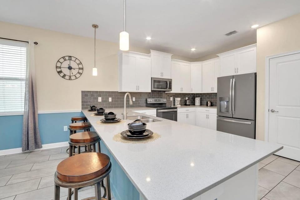 Big Ticket Dazzling 8BR Villa w Pool Spa Near Disney Villa in Four Corners