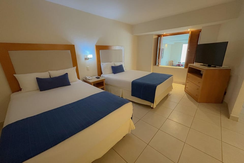 Very Functional with WiFi & Beach Access! Apartment in Puerto Vallarta