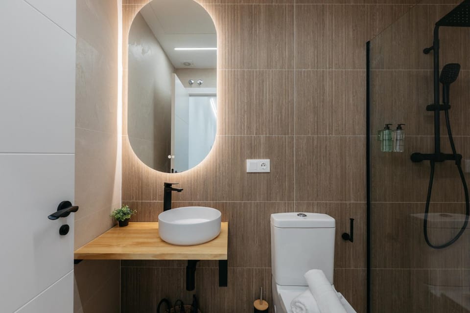 Shower, Toilet, Bathroom