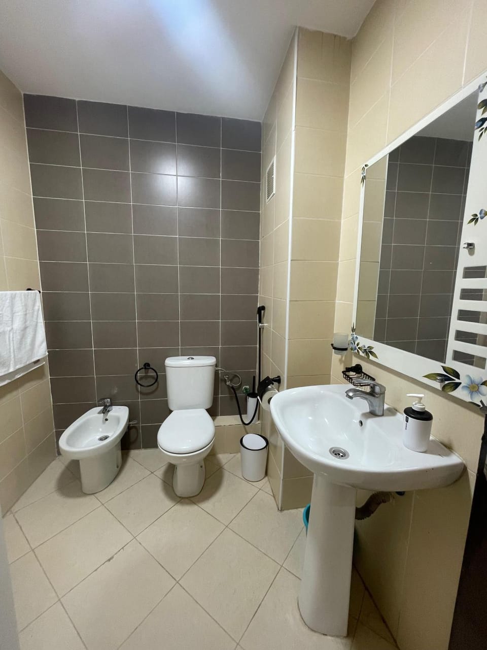 Appartement propre et bien placé Apartment in Tangier