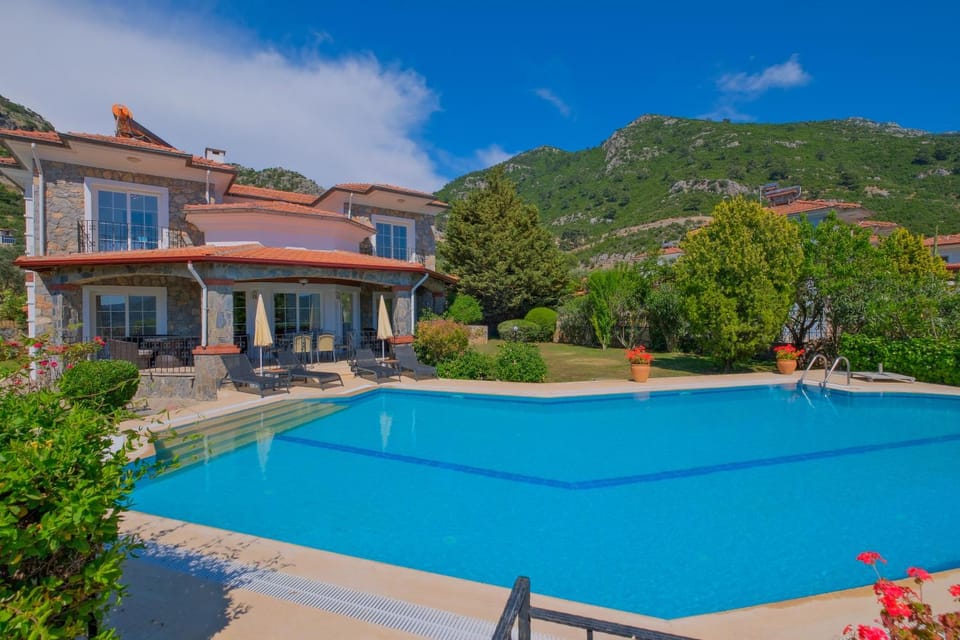Property building, Natural landscape, Mountain view, Swimming pool