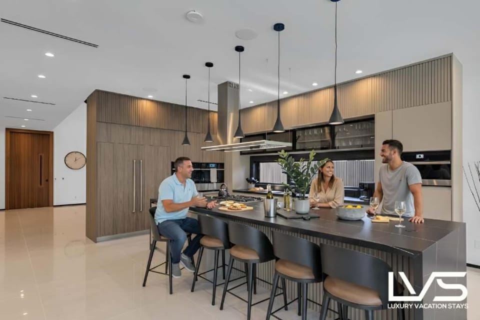 Villa Enclave- Brand New Luxe Las Olas Beach Villa House in Fort Lauderdale