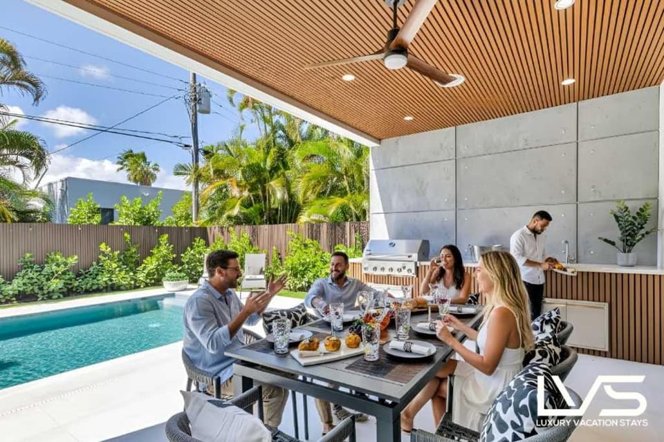 Villa Enclave- Brand New Luxe Las Olas Beach Villa House in Fort Lauderdale