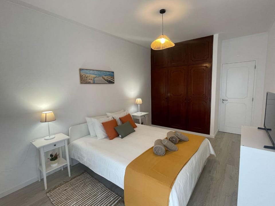 Bed, Photo of the whole room, Bedroom, wardrobe