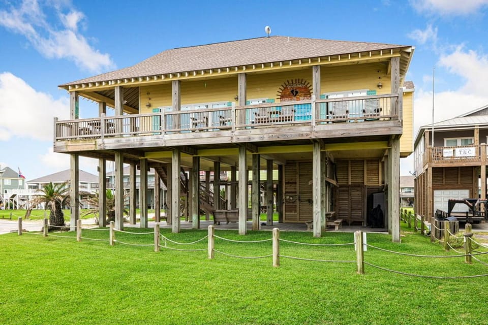Property building, Beach