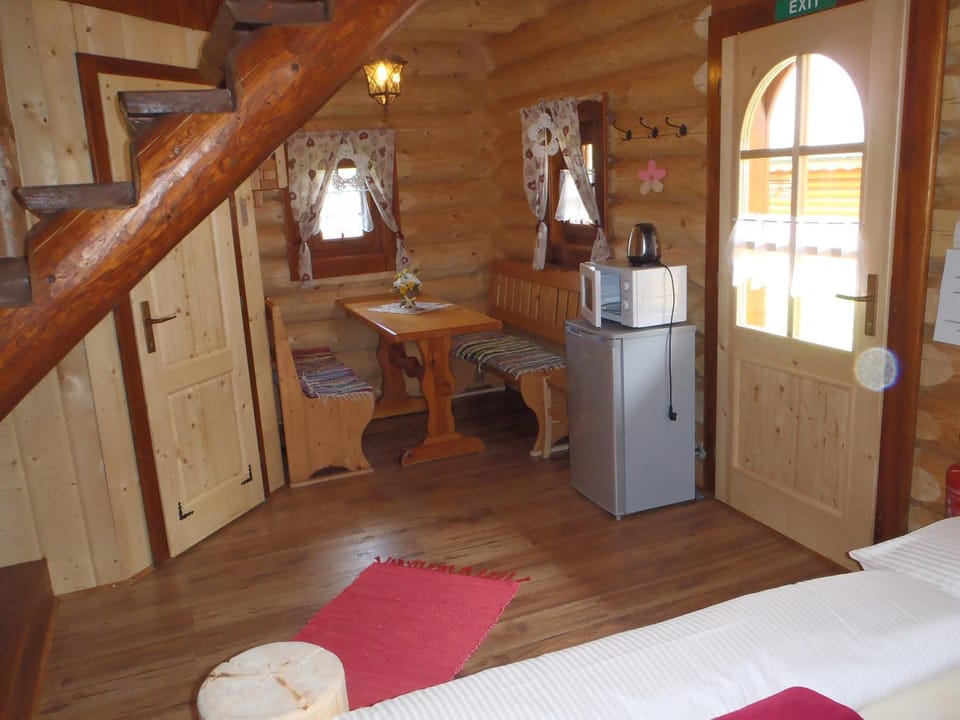 Ubytovanie Koliba Pacho - Zrub Jolanka Apartment in Slovakia