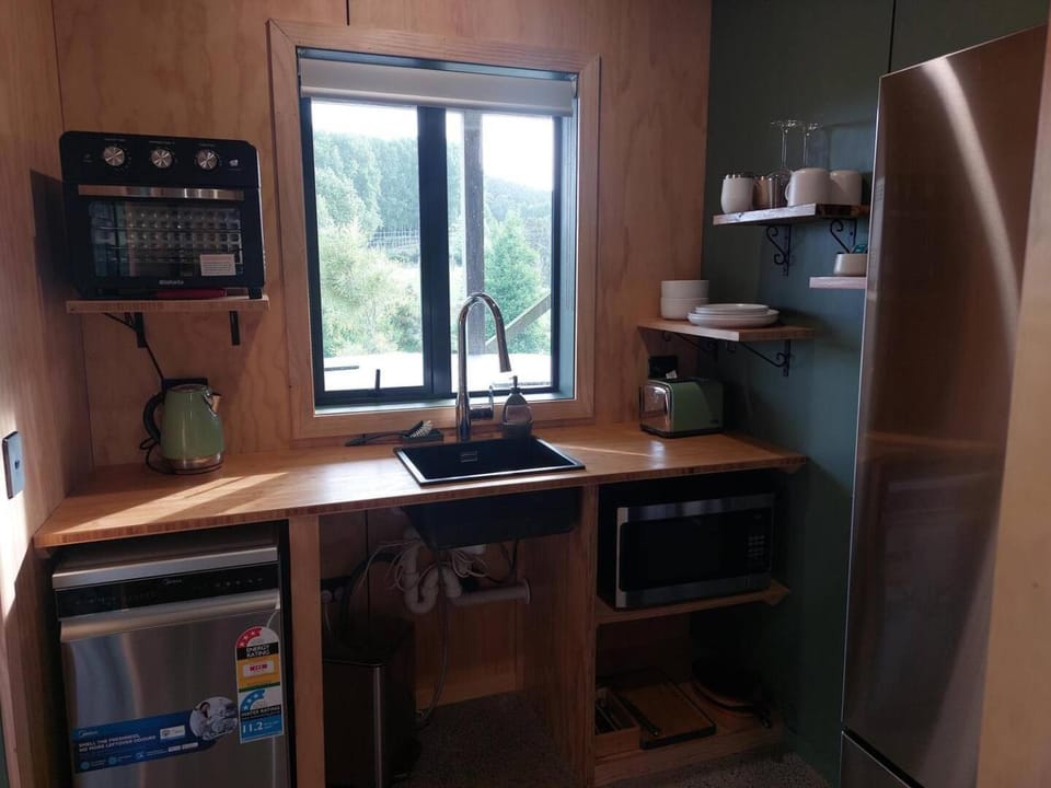Hosts on the Coast Estuary Views Studio Apartment in Whangamatā