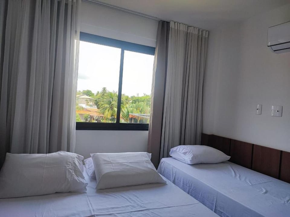 Photo of the whole room, air conditioner