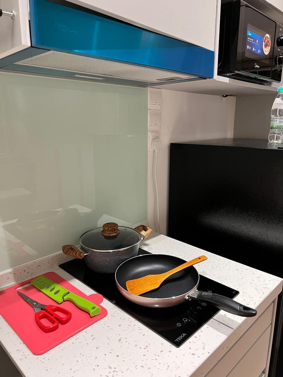 Kitchen or kitchenette, Food, minibar