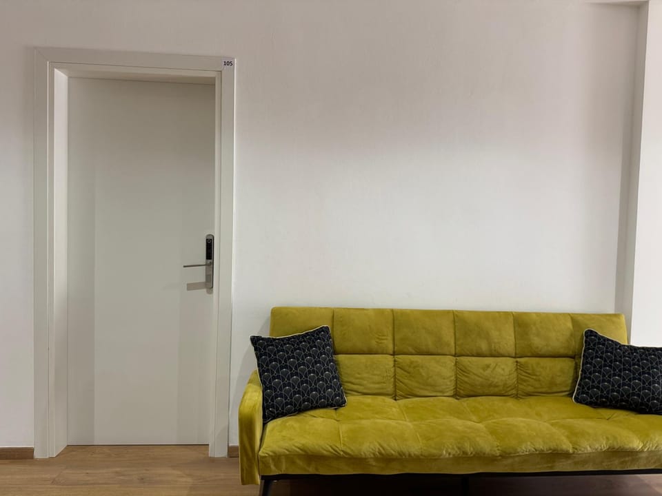 Communal lounge/ TV room, Seating area