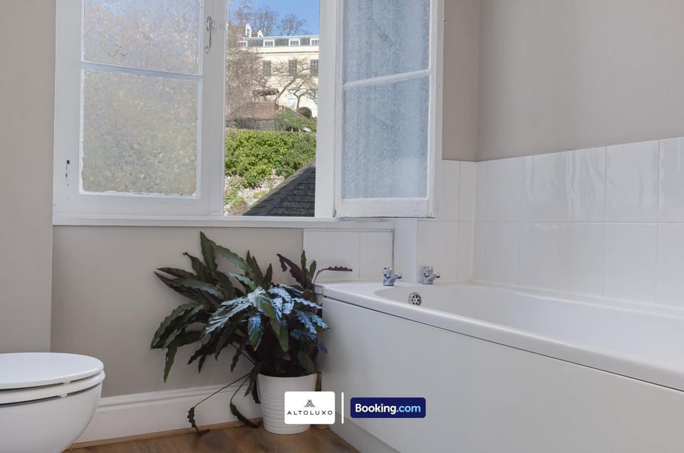 Bathroom, Bath