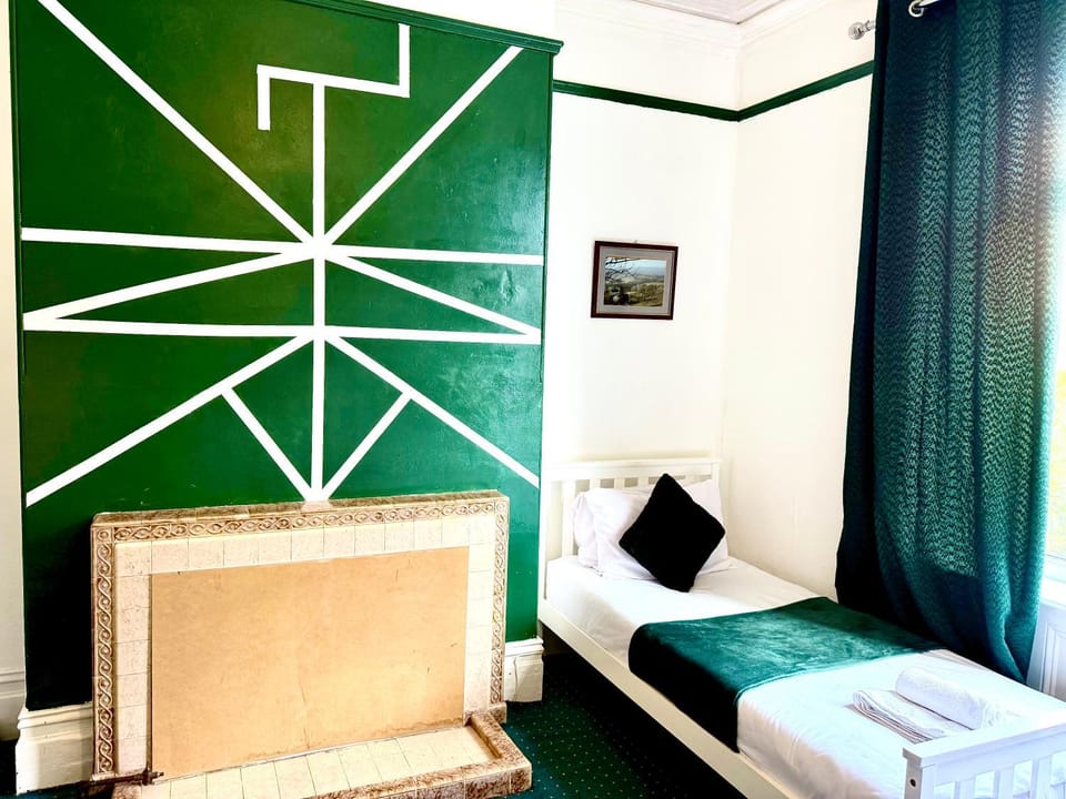 Photo of the whole room, Bedroom