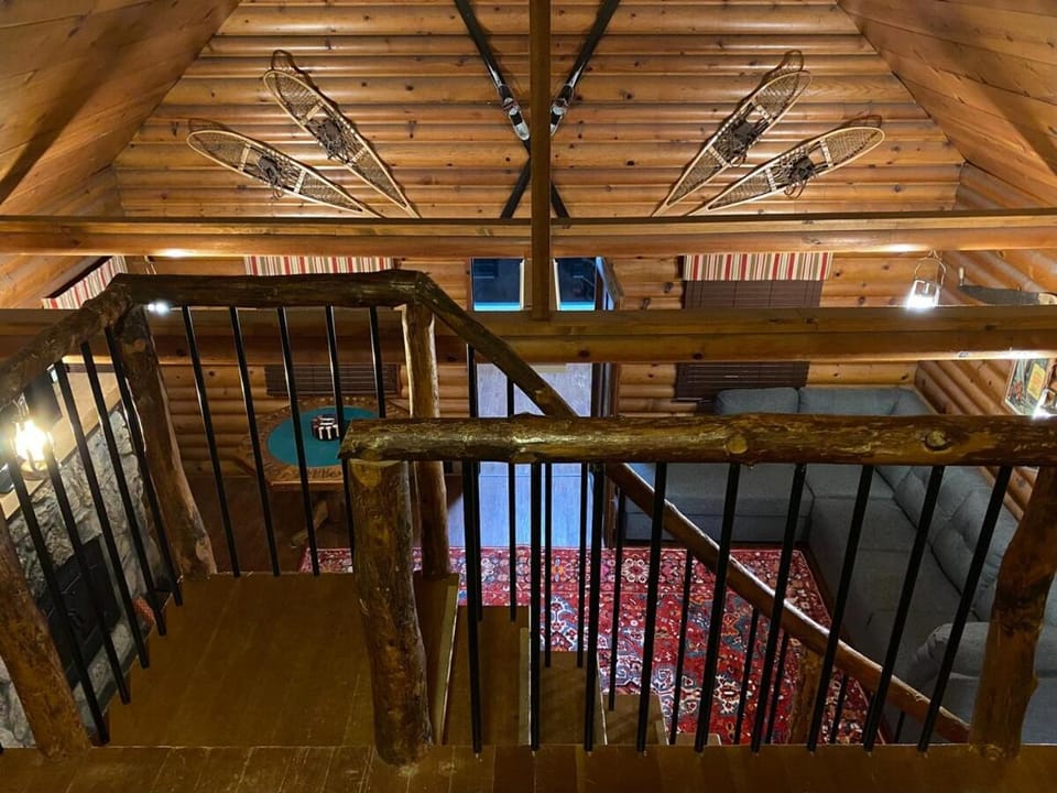 Chair 9 Chalet House in Big Bear