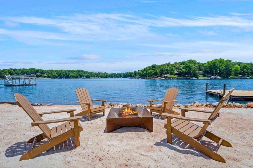 Hogan Crest House in Lake Norman