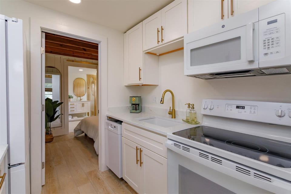 Hope House- Vacation Village 1 Bedroom with Loft House in Clermont