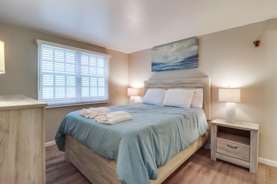 Steps to ocean & bay large patio 4 parking spots House in Mission Beach