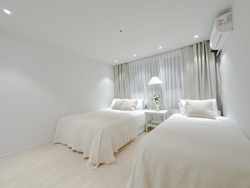 Designer Cozy 3BR House in Hongdae Apartment in Seoul