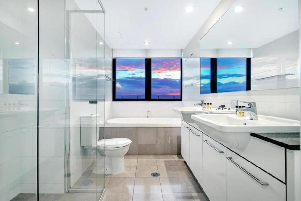 Shower, Toilet, Bathroom, Bath