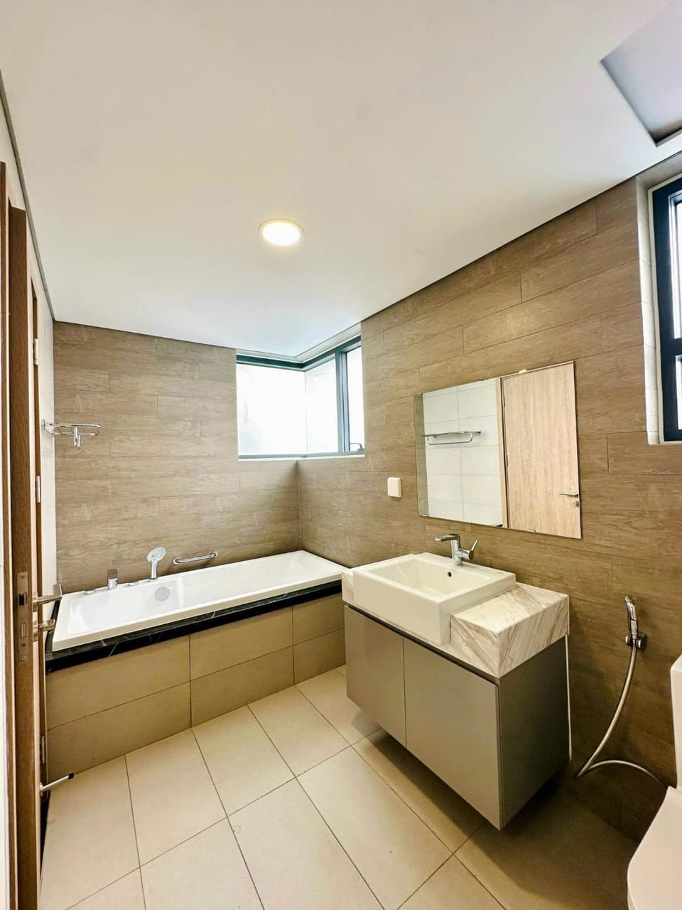 Nhà Của Trúc - 3PN Alnata Daimond Celadon City Apartment in Ho Chi Minh City