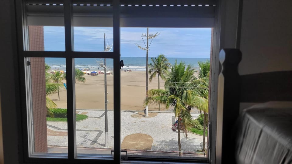 Lindo e amplo apartamento Pé na Areia - Praia Grande Apartment in State of São Paulo