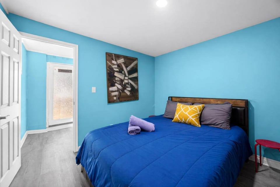 Charming Stay- Bottom Unit in Lou Arts District Apartment in Jefferson County