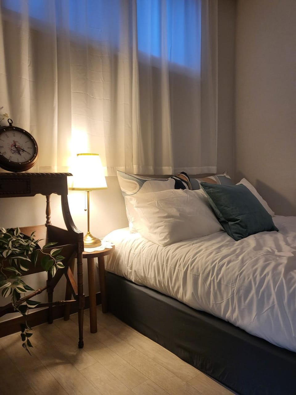 Bed, Photo of the whole room