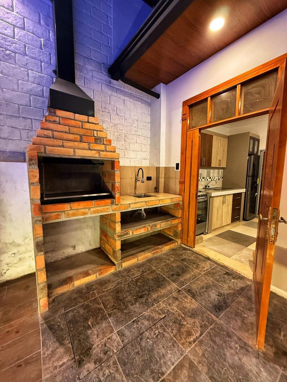BBQ facilities, Kitchen or kitchenette
